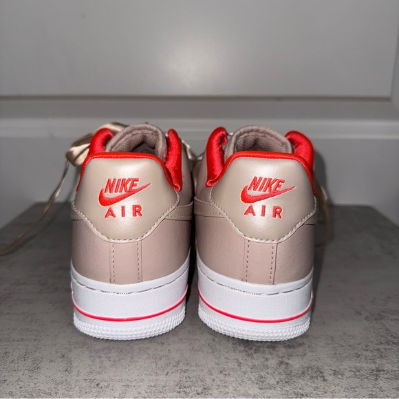 Nike Air Force 1 '07 'Fossil Stone Laser Crimson' - Size 6 in Women’s - Picture 4 of 8